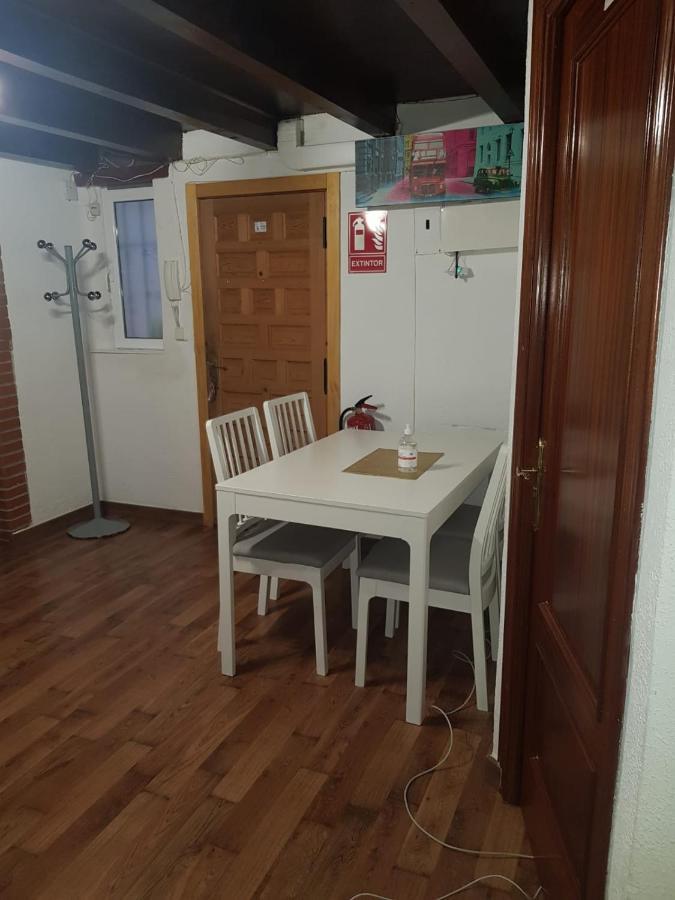 Central Apartment Madrid Eksteriør billede